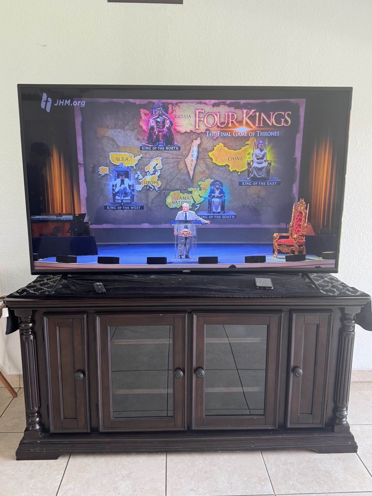 Wooden Tv Stand With Set- Lots Of Storage -Like New