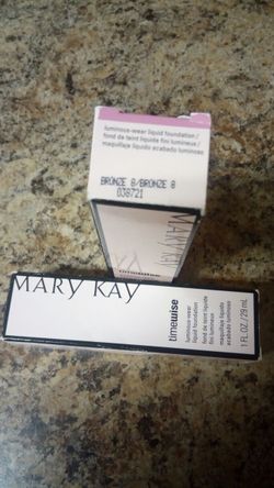 Luminous-wear Liquid Foundation