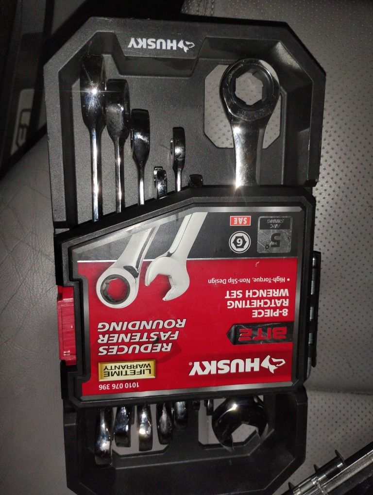 Husky BITE SAE 72-Tooth Ratcheting Wrench Set