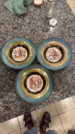 Beautiful Vintage Regency Bone China Decorative Plates – Set of 3