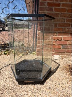 Reptile  enclosure- Hexagon