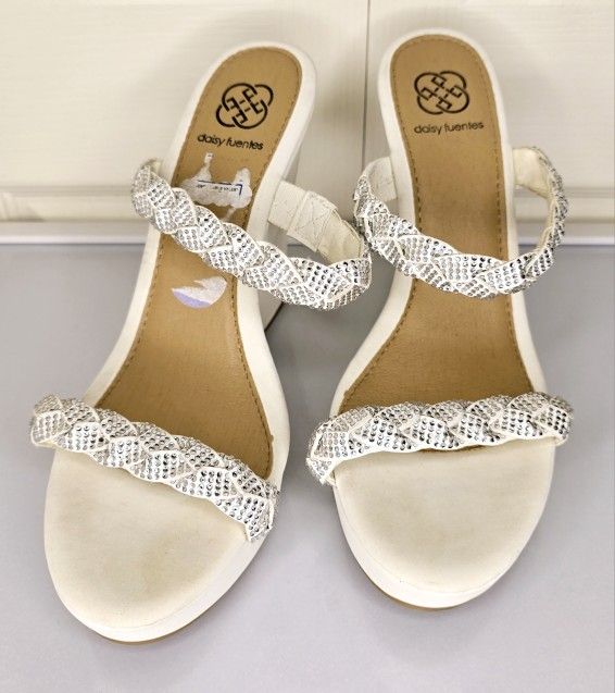 Daisy Fuentes Women's White Wedge Shoes