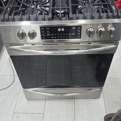 Frigidaire Gas Stove 30 Inches With Air Fry 5 Burner
