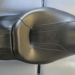 OEM Harley Road Glide Special Touring Seat (contact info removed)2
