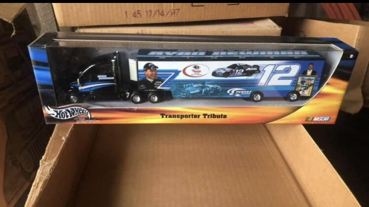 Hot Wheels Transporter Tribute