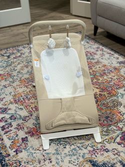 Baby Delight Alpine Deluxe Portable Bouncer in Oat