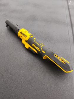 DeWalt 3/8 - 1/2 in 20 volt ratchet