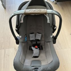 Nuna Pipa Car seat With NB Set And Base 