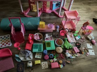 Girls Barbie dream house
