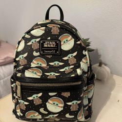 Baby Yoda Lounge Fly