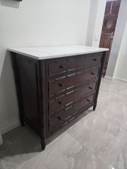 Pottery Barn 4 drawer Chest