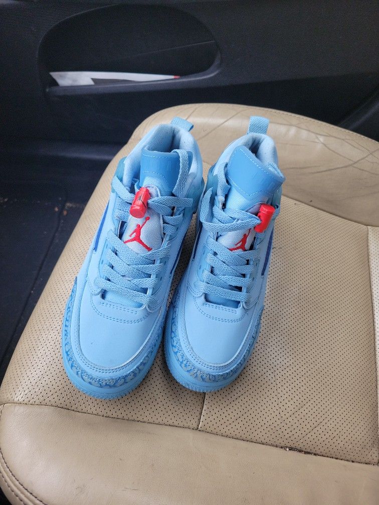 Light Blue Size 5.5 US