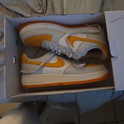 Nike Air Force 1 Low – White/Orange – Men’s Size 10.5 – Great Condition
