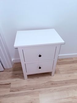 Night Stand (White)