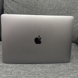 Macbook air m1 8g ram 500 HD