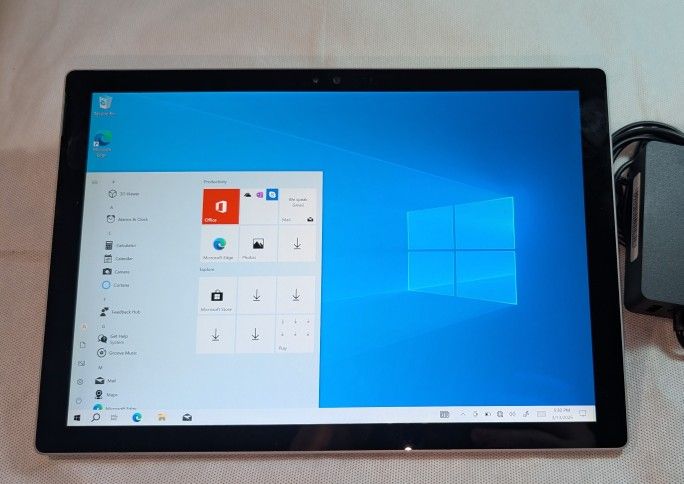 NICE MICROSOFT SURFACE PRO 4 WINDOWS TABLET M3 128GB