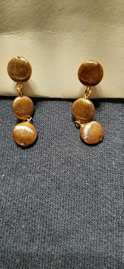 Vintage Elegant Copper Tone Dangle  Clip