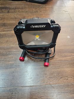 Husky rechargeable light