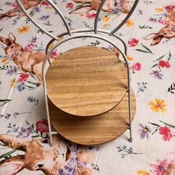 Bunny decorative stand