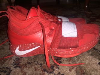 Basketball shoes