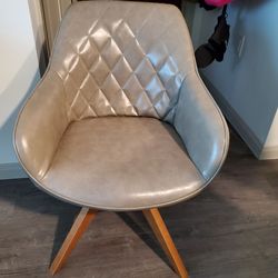 Swirl chair