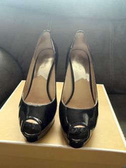 Michael Kors pumps
