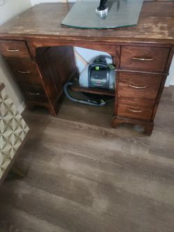 Oak wood desk