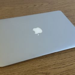 MacBook Air - 2017 