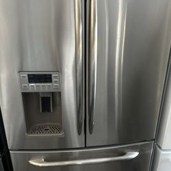 GE Refrigerator Working Great 