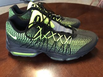 Nike Air climax Black/neon green Running Shoes 13 mens. Excellent condition and well kept. Worn very little. Comes from a clean and smoking envir in The Colony, TX -