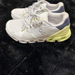 On Cloud Shoes New Authentic Size 9 Men