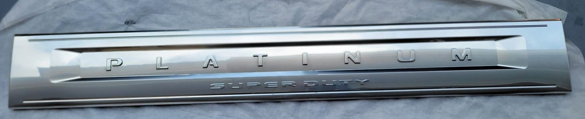 Ford F250 350 450 Platinum Super Duty 2020-22 OEM Rear Tailgate Molding Trim Panel