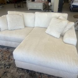 2 PC Sectional 