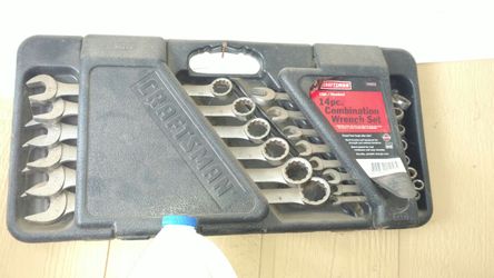 Conbination wrench set craftsman.