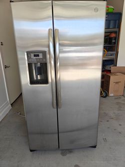 GE side by side refrigerator