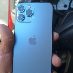Iphone 13 Pro Max  Cricket O Cualquier Compañía   Pido $380 .obo