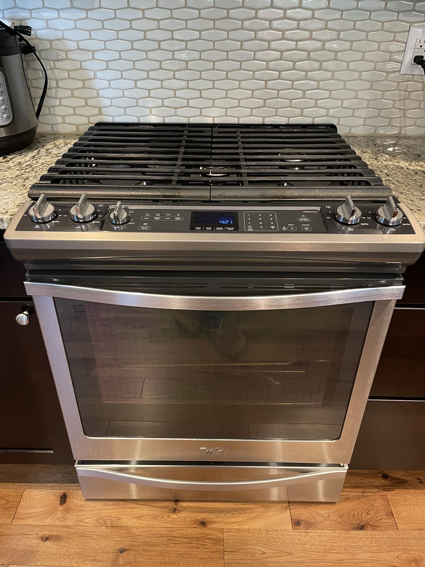 Whirlpool WEG730H0DS 30 Inch Slide-In Gas Range