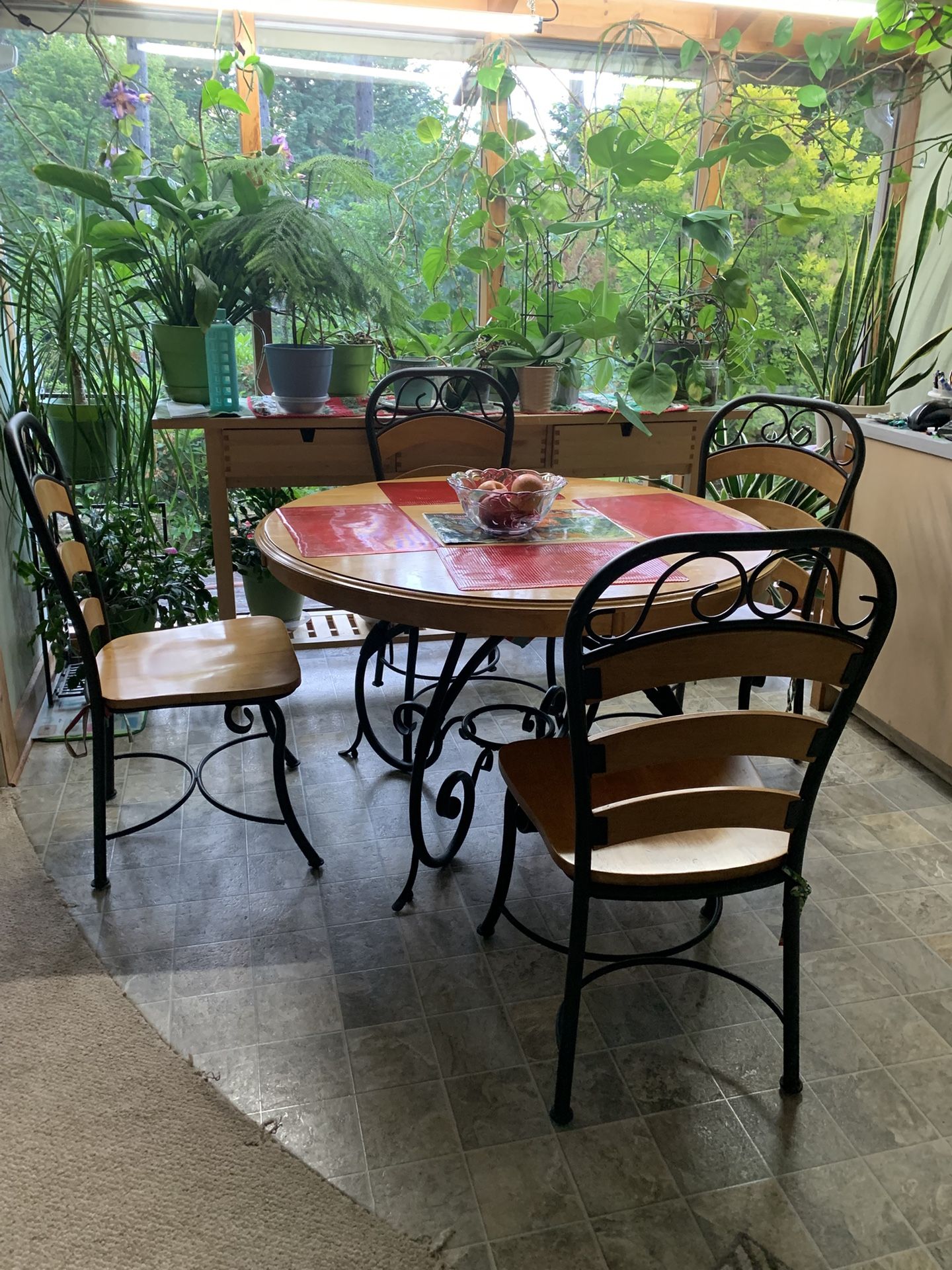 Round Kitchen Table And 4 Chairs