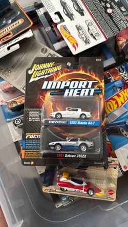 2021 Johnny Lightning IMPORT HEAT 1982 Mazda RX-7 & 1981 DATSUN 280ZX