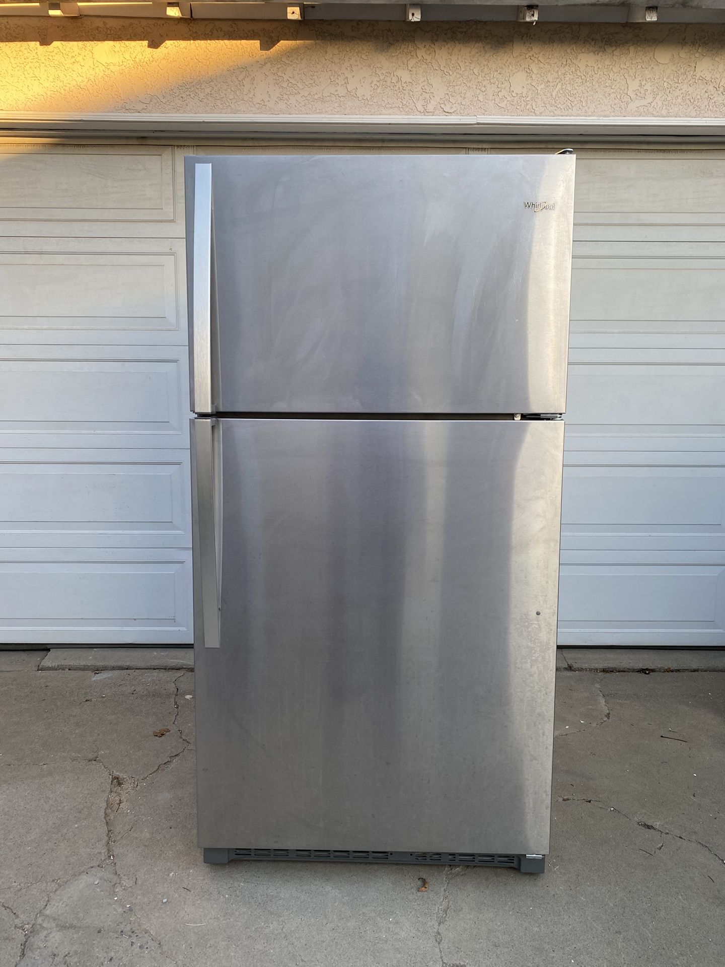 Whirlpool 33” with Wide Top Freezer 20 cu. ft. Refrigerator 