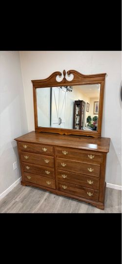 Vintage Solid Wood Dresser + Large Mirror – 8 Drawers