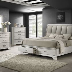 Jaymes White Mist Footboard Storage Platform Bedroom Set