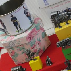 •••Vintage 60’s Tin Mug of Soldier of the Union & Confederacy + 14 Pewter Figurines/ 2 In Size••••All New••