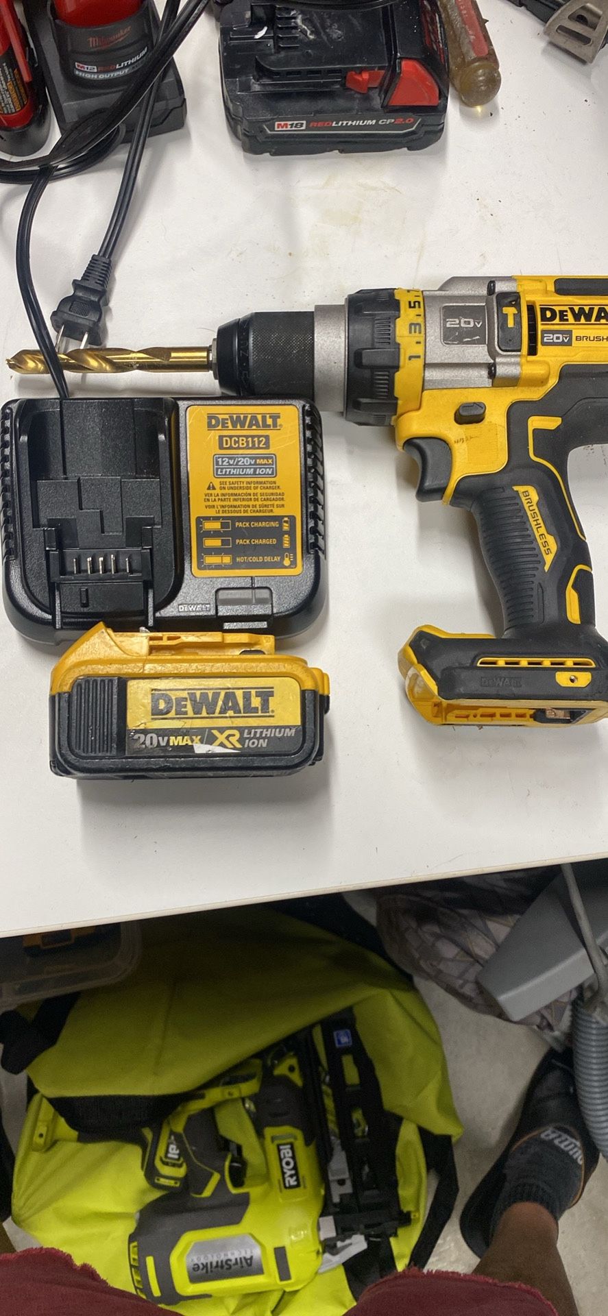 Dewalt 20v Flex Volt hammer drill with battery and charge