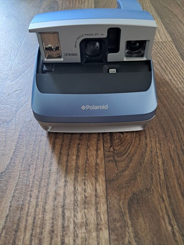 Polaroid One600 Instant Camera