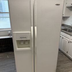 Whirlpool Side-by-Side Refrigerator with Ice & Water Dispenser – Great Condition!