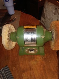 CENTRAL MACHINERY 5 INCH WHEEL BENCH GRINDER