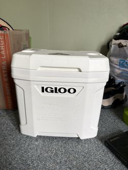 Igloo Rolling Cooler