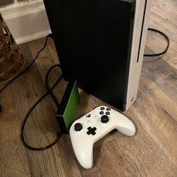 Xbox One S With External Drive And Controller