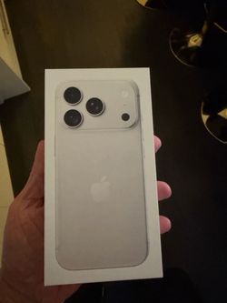 IPhone 18 pro 256 GB t-mobile silver